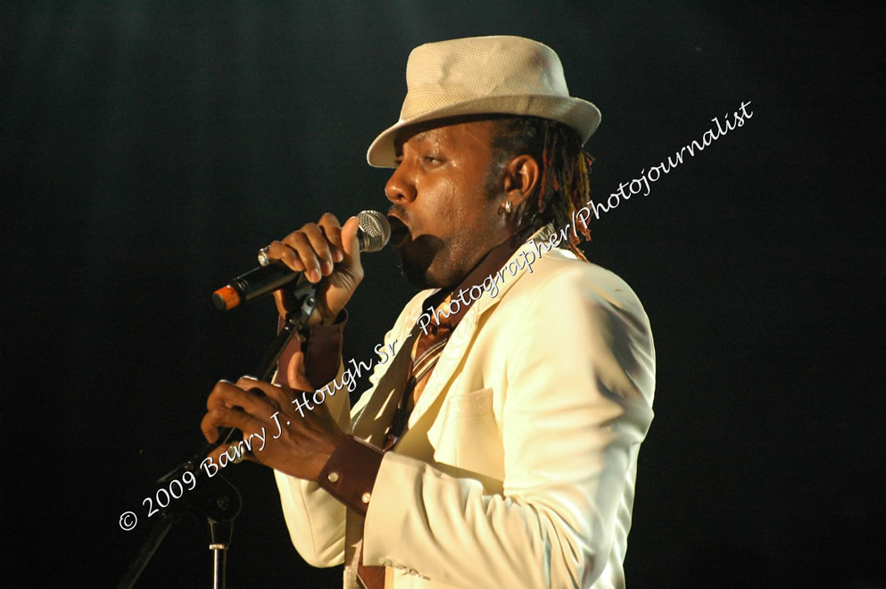Da'ville @ Reggae Sumfest 2009 - International Night 2 - Reggae Sumfest 2009,Catherine Hall, Montego Bay, St. James, Jamaica W.I. - Saturaday, July 25, 2009 - Reggae Sumfest 2009, July 19 - 25, 2009 - Photographs by Net2Market.com - Barry J. Hough Sr. Photojournalist/Photograper - Photographs taken with a Nikon D70, D100, or D300 - Negril Travel Guide, Negril Jamaica WI - http://www.negriltravelguide.com - info@negriltravelguide.com...!